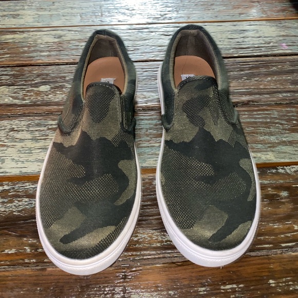 Steve Madden Camo Shoes 